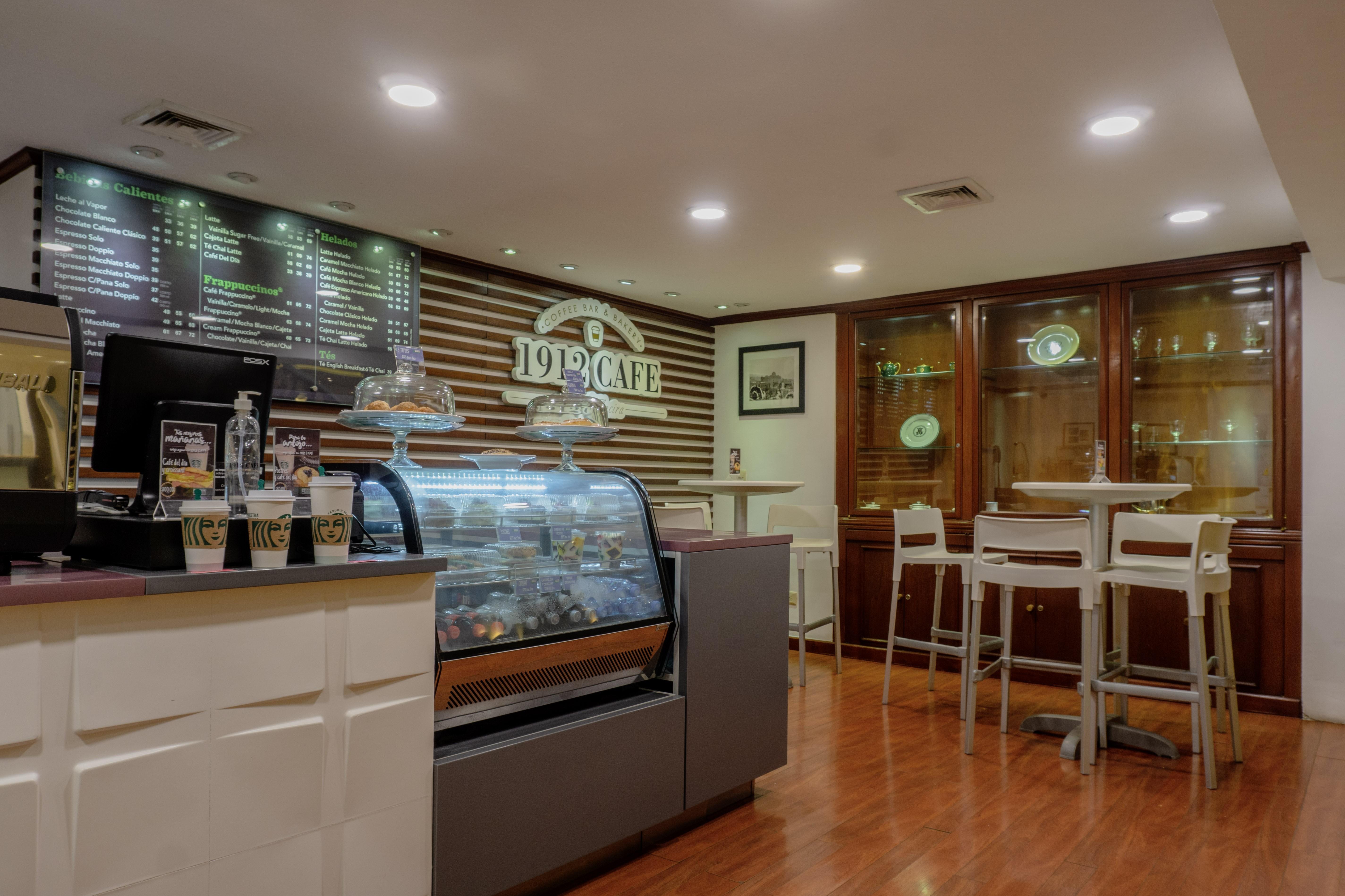Gamma Monterrey Gran Hotel Ancira Zewnętrze zdjęcie A café in the airport